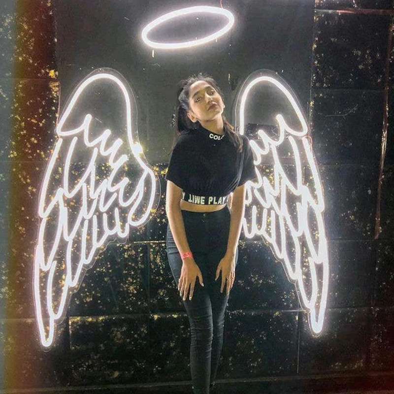 Аngel Wings & Halo Neon Sign C - مراجعة Halo Outdoor Lighting وسعره