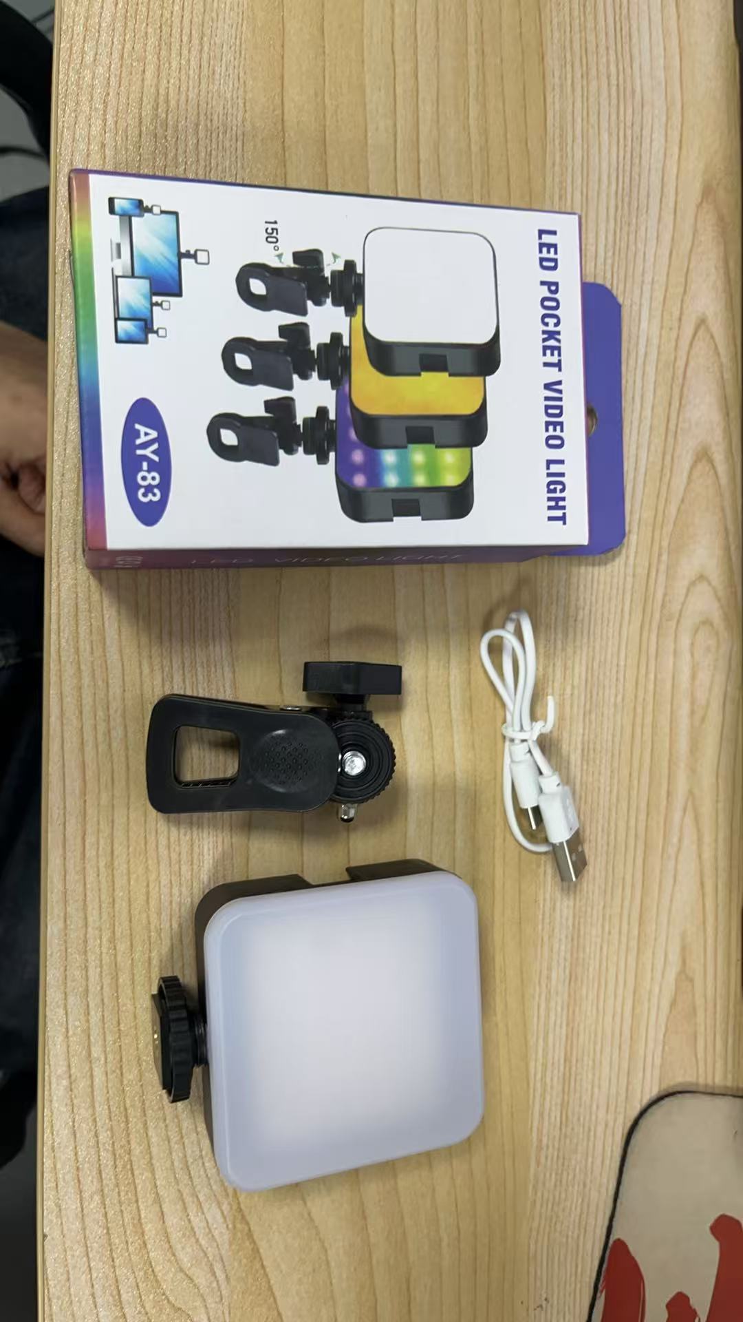 RGB Pocket Light Outdoor Photo - مراجعة Outdoor Lighting In Photography وسعره